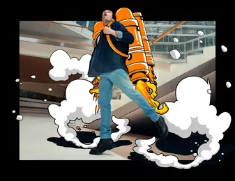 Mann mit überdimensionalem orangefarbenem Raketenrucksack läuft durch ein modernes Gebäude; Comic-Rauchwolken umgeben seine Füße.
