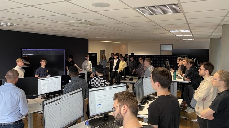 Studierende erleben Ciber Risk hautnah