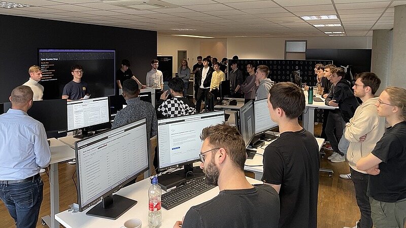 Studierende erleben Ciber Risk hautnah